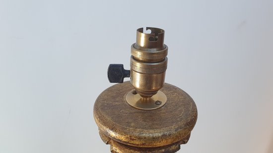 Lampadaire en bois polychromé circa 1970