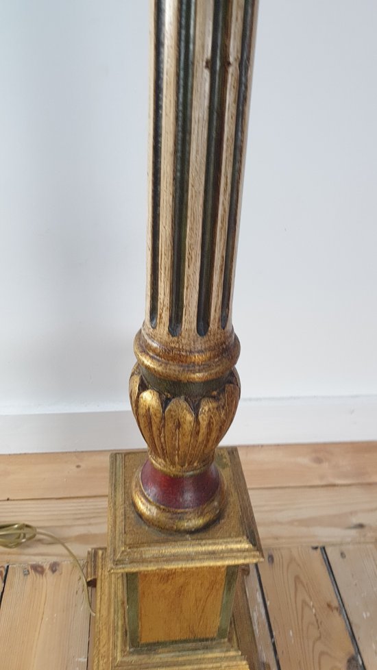 Lampadaire en bois polychromé circa 1970