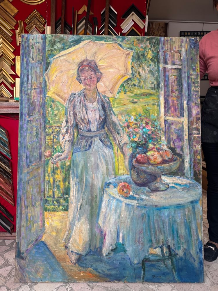 Frau mit Sonnenschirm
