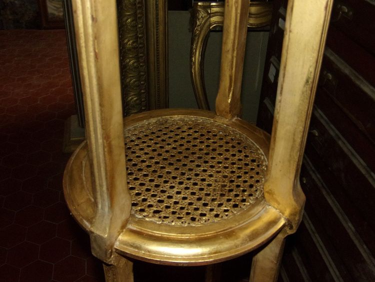 Tavolino del XIX secolo in legno dorato.