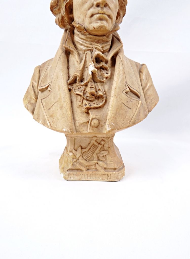Buste Art Nouveau de Ludwig Van Beethoven en plâtre ocre début XXe