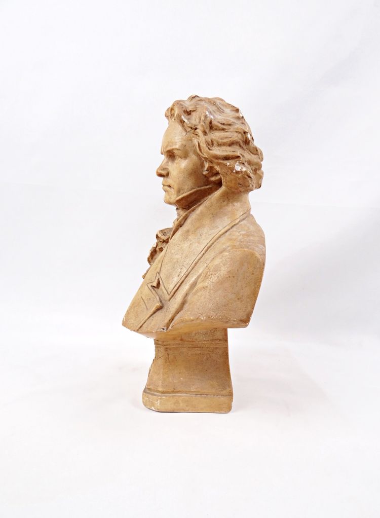 Buste Art Nouveau de Ludwig Van Beethoven en plâtre ocre début XXe