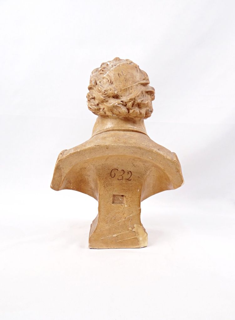 Buste Art Nouveau de Ludwig Van Beethoven en plâtre ocre début XXe