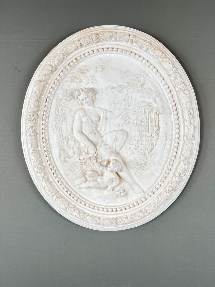 Médaillon panneau mural en relief, scène allégorique, XXe siècle