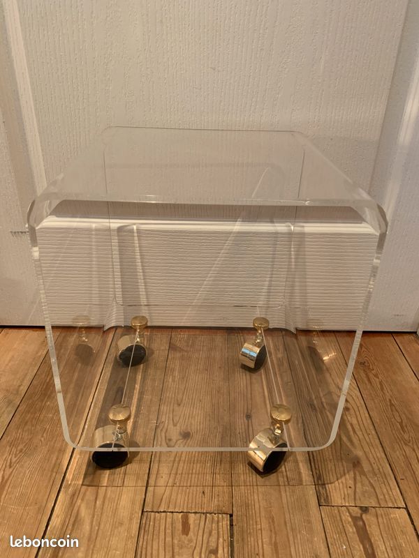Table basse/d'appoint "Les invisibles du Marais" en plexiglas par David Lange - années 70