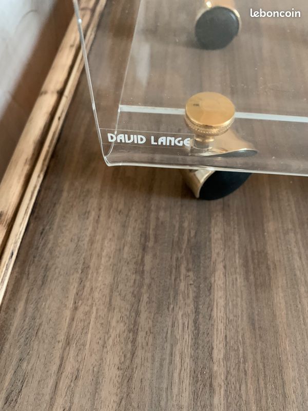 Table basse/d'appoint "Les invisibles du Marais" en plexiglas par David Lange - années 70