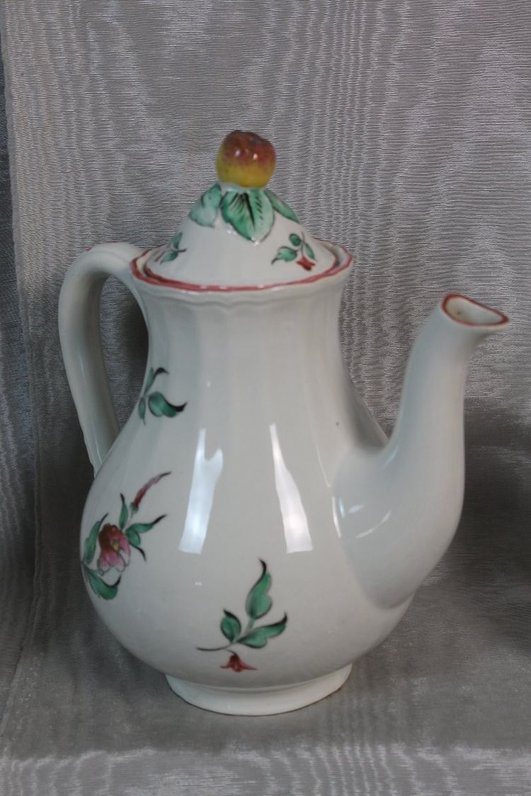 Service à thé et à café en faïence de Lunéville décor Reverbère floral époque 20ème