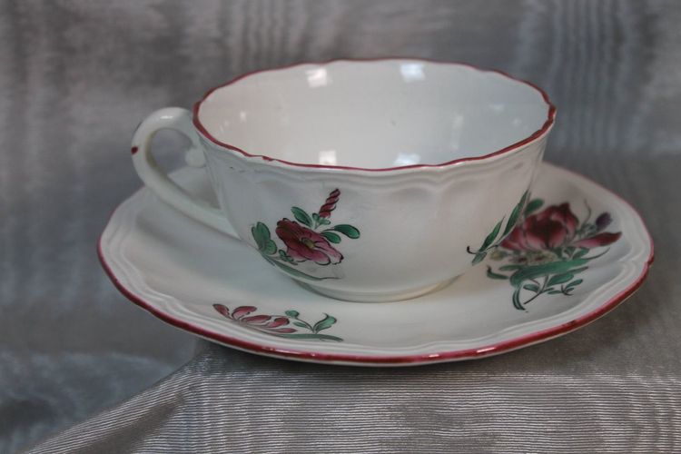 Service à thé et à café en faïence de Lunéville décor Reverbère floral époque 20ème