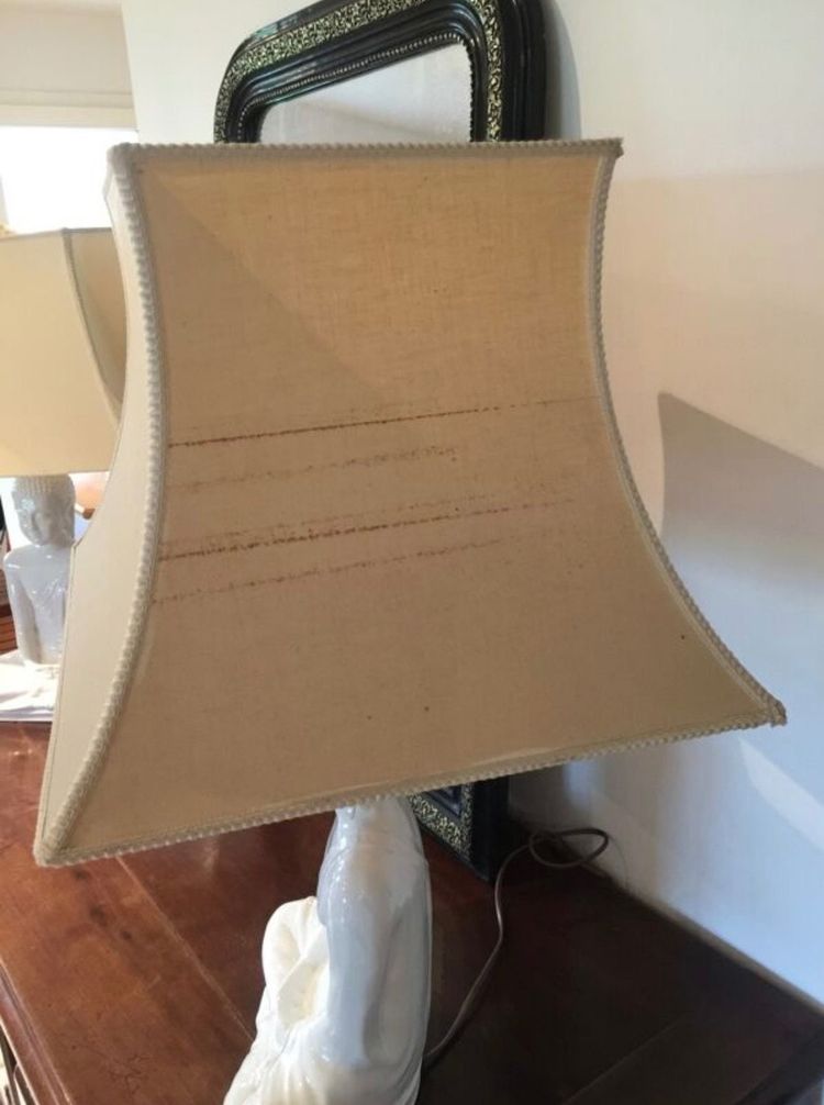 Paire de Lampes Bouddha Céramique Blanche Style Chinoiserie 1970
