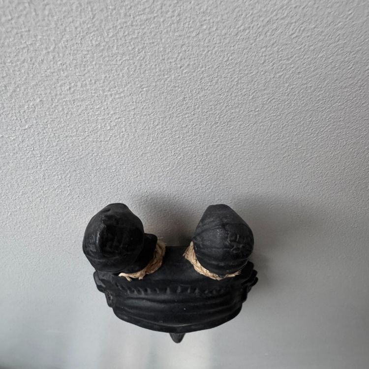 Masque africaniste par Jacques Sagan Vallauris céramique noire
