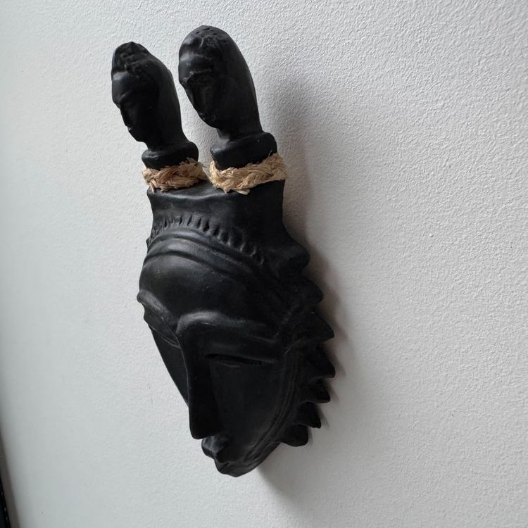 Masque africaniste par Jacques Sagan Vallauris céramique noire