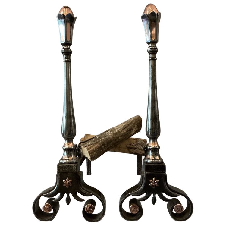 Paire de chenets anciens en fer forgé et cuivre d'époque 18 ème 