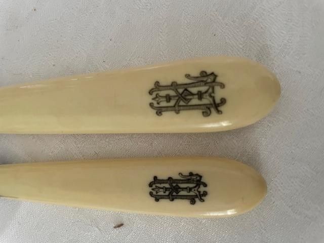 Set of 30 table knives and 24 cheese knives