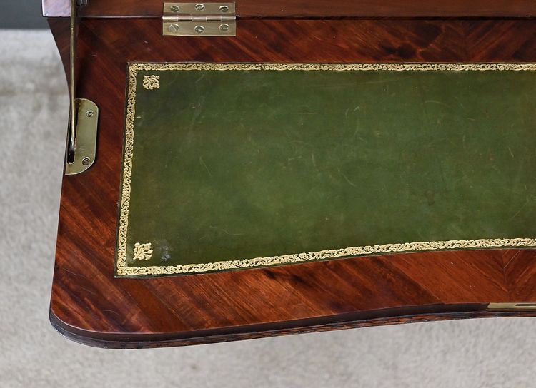 Scrivania con piano inclinato in palissandro e intarsi in palissandro, periodo Luigi XV - XVIII secolo