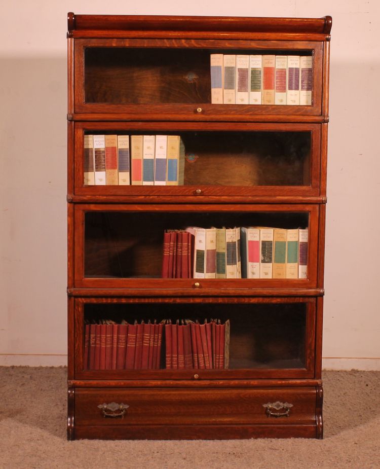 Globe Wernicke Bücherregal aus Eiche, 4 Elemente mit Schubladen