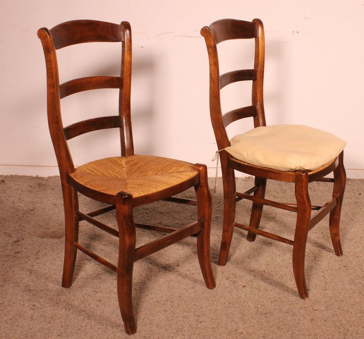 Set aus 8 Kirschholzstühlen mit Strohsitzfläche