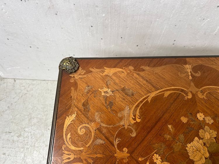 Louis XV style games table with inlaid decoration XX century