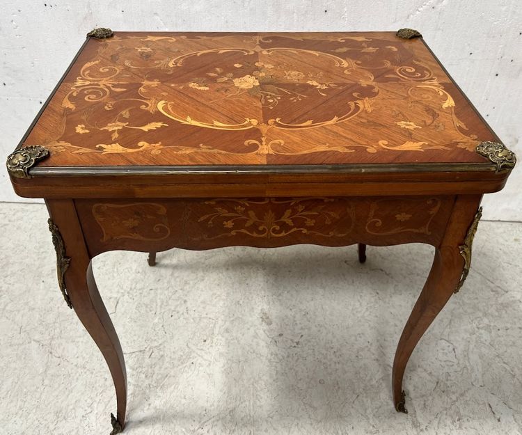 Louis XV style games table with inlaid decoration XX century