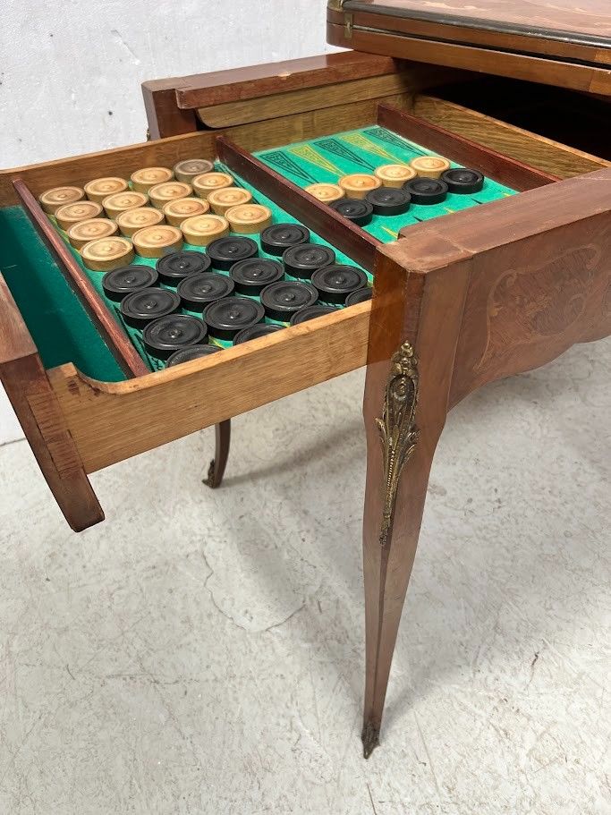 Louis XV style games table with inlaid decoration XX century