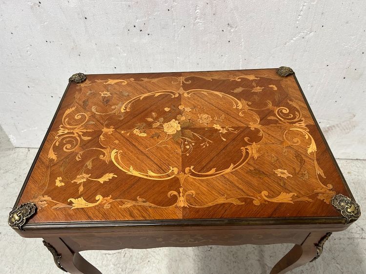 Louis XV style games table with inlaid decoration XX century