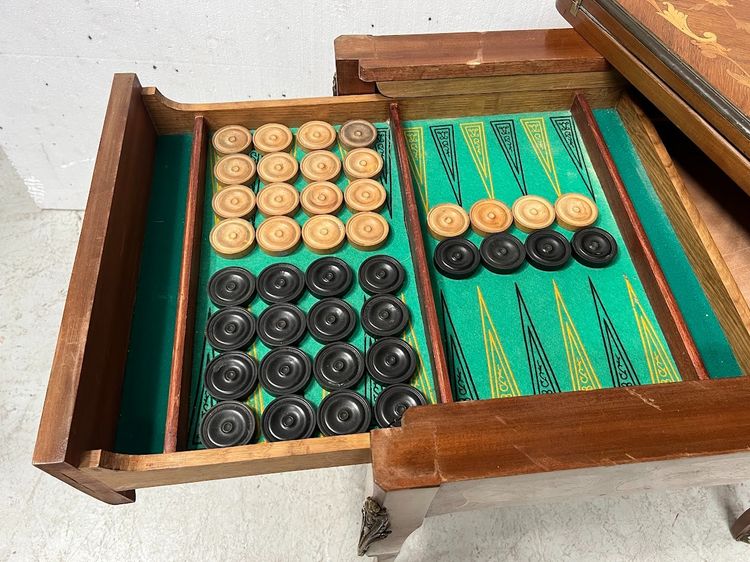 Louis XV style games table with inlaid decoration XX century