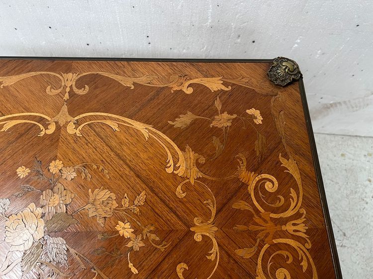 Louis XV style games table with inlaid decoration XX century