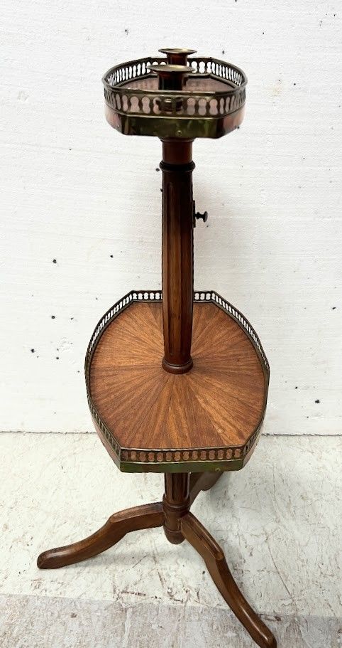 Louis XVI style mahogany dumb waiter XX century