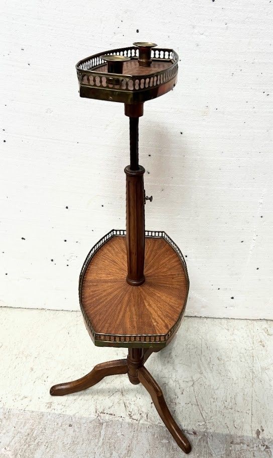 Louis XVI style mahogany dumb waiter XX century