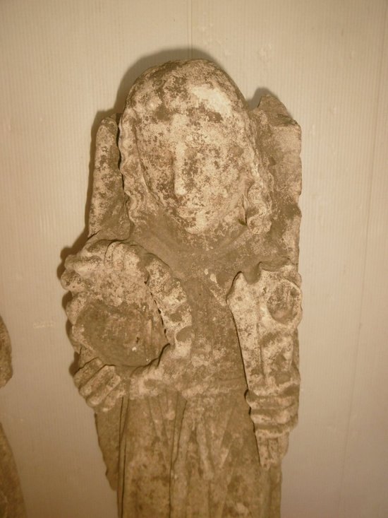 Sculture in pietra del XIII secolo
