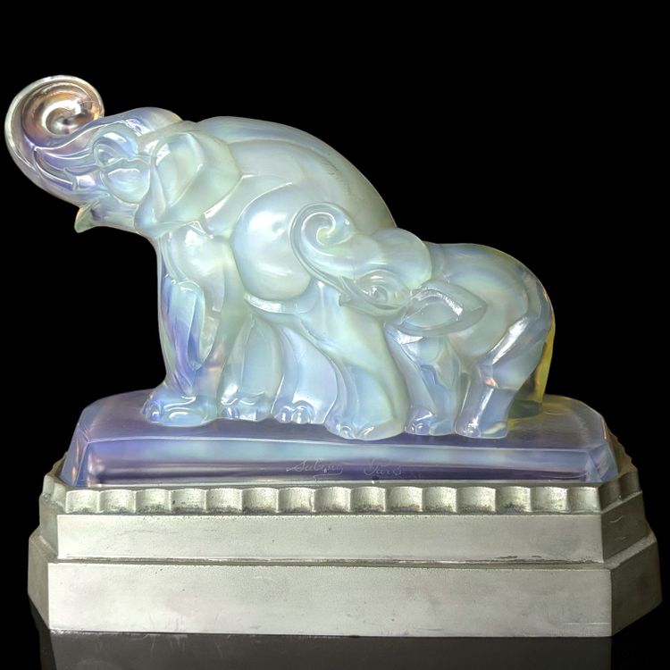 Elephants Art Deco sculpture by Sabino