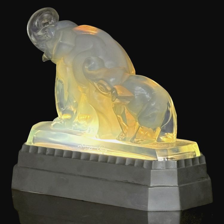 Elephants Art Deco sculpture by Sabino