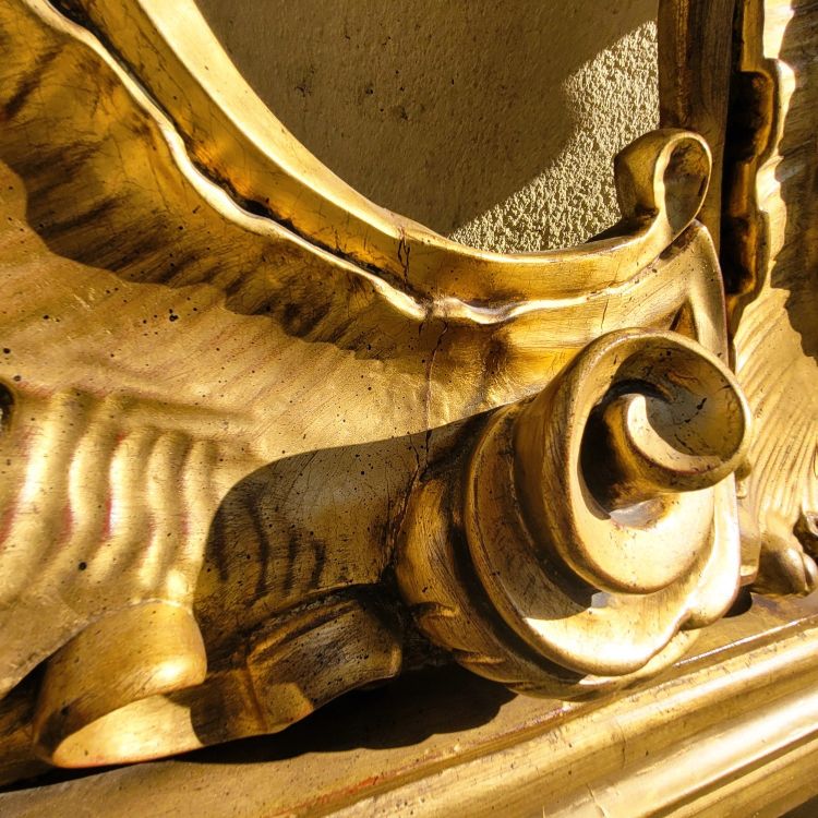 Grande tête de lit en bois doré sculpté, H200cm, XXème siècle