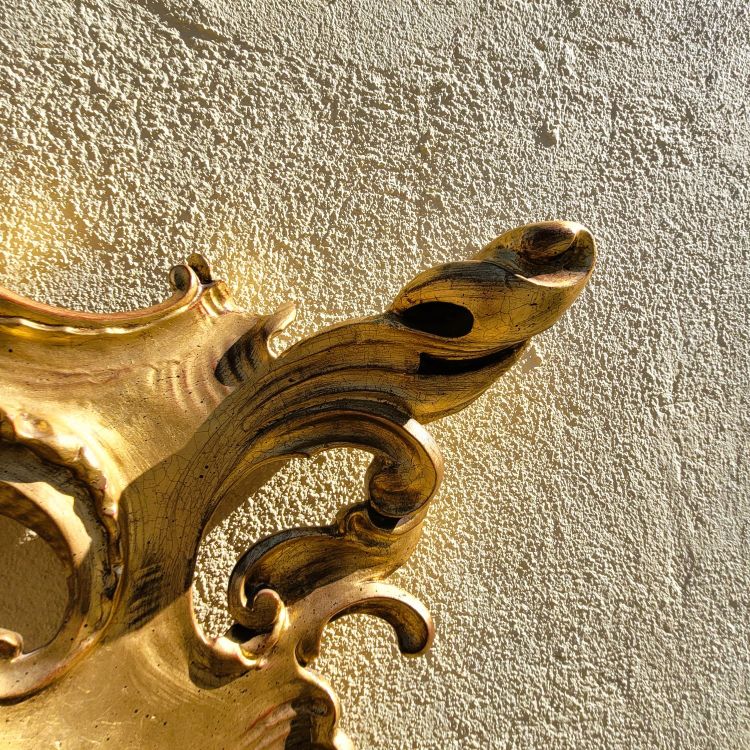 Grande tête de lit en bois doré sculpté, H200cm, XXème siècle