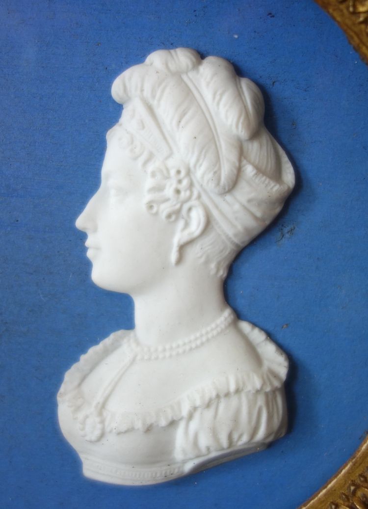 Manufacture de Sèvres - Paar Porträts der Herzoginnen von Angoulême und Berry nach Wedgwood-Art