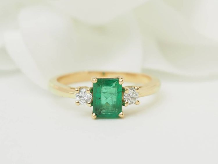 Bague Émeraude Zambie 0,85ct Diamants E VS Or Jaune 18kt 