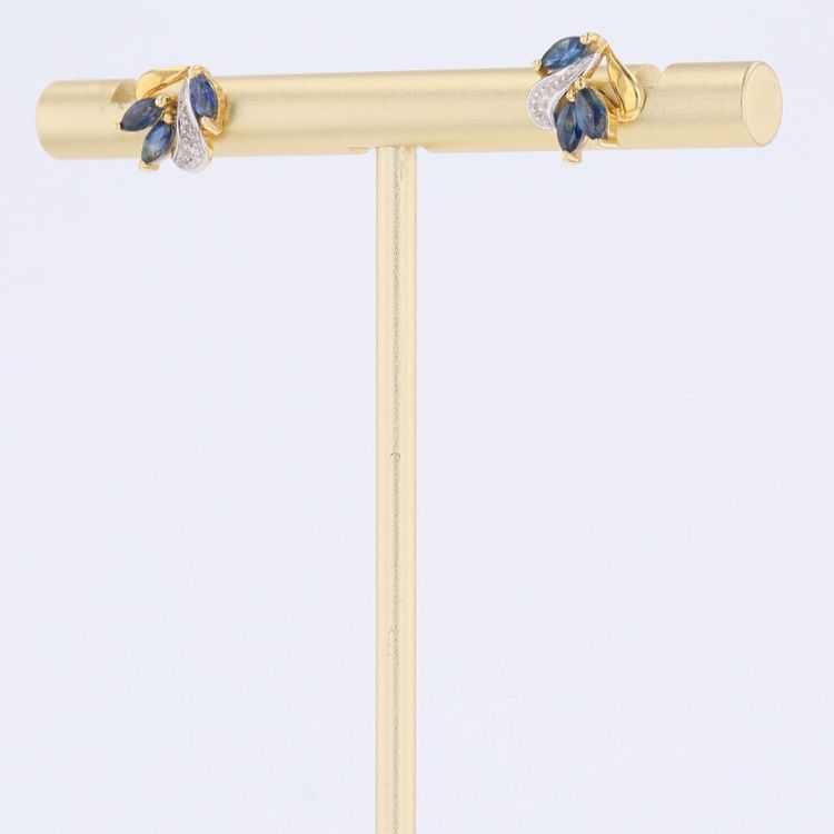 Puces d'oreilles or jaune diamants saphirs navette