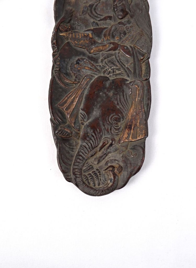 Plateau vide-poche asiatique Art Nouveau du Dieu Indra sur son éléphant en cuivre début XXe