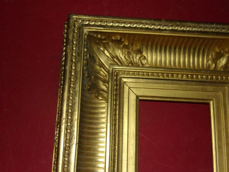 Cornice per canale, XIX secolo, in legno dorato.