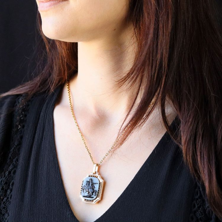 Pendentif ancien camée agate 2 couches et initiales