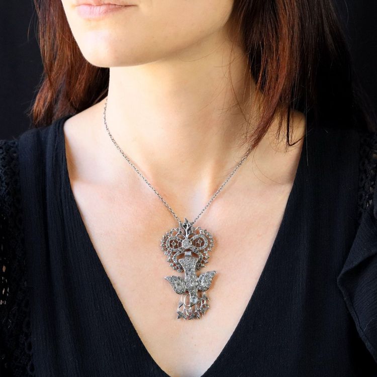 Collier ancien Saint Esprit argent