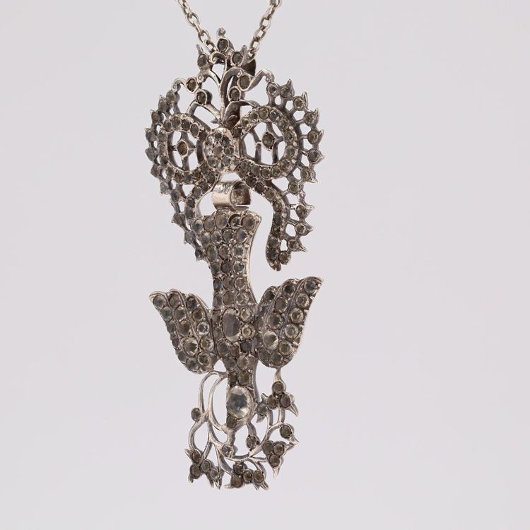 Collier ancien Saint Esprit argent