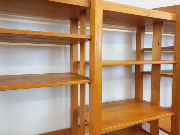 Large 6-part modular bookcase with 30 vintage pine shelves from the 70s and 80s