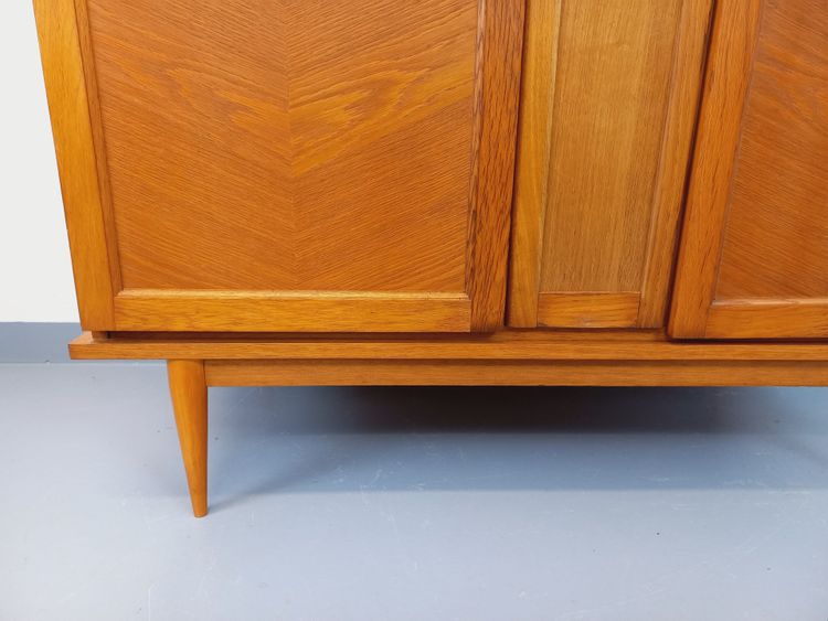 Armadio vintage in rovere degli anni '60