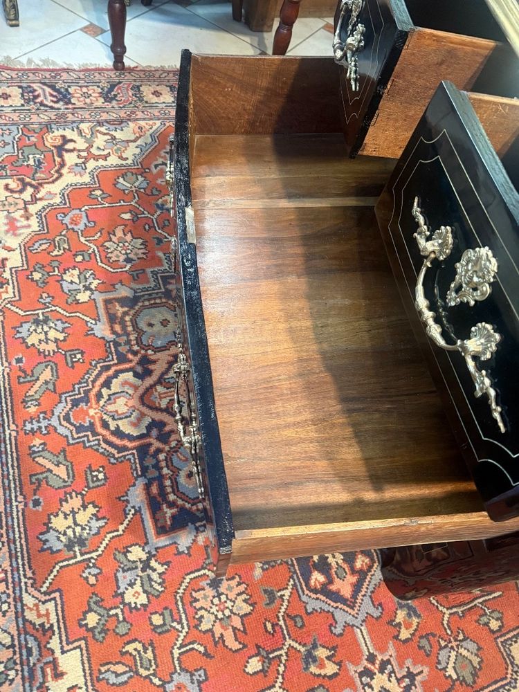 KOMMODE LOUIS XIV AUS LACKIERTEM HOLZ