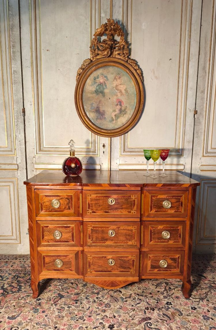Commode louis XVI en marqueterie 18 ème