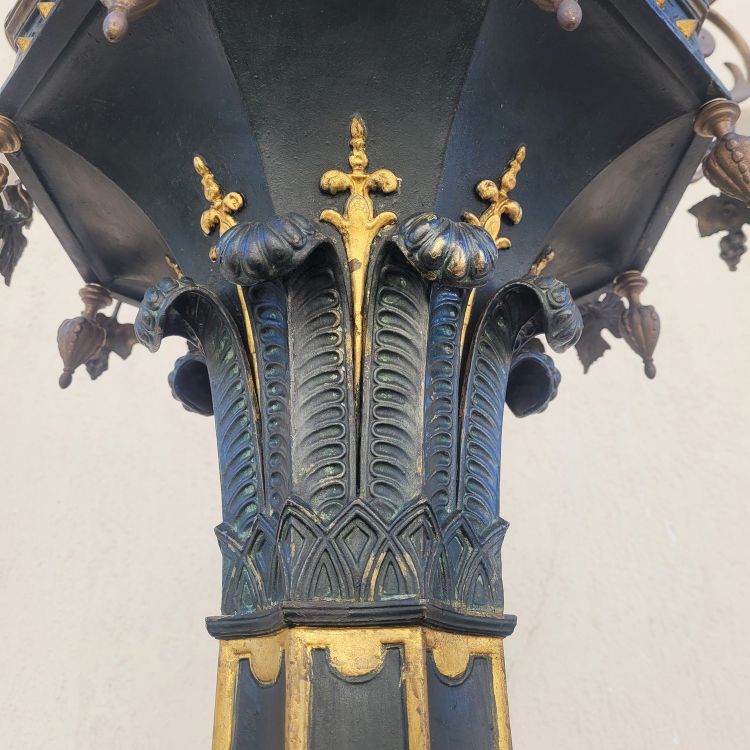 Großer Kandelaber H257cm, gotischer Stil, Anfang XIX.