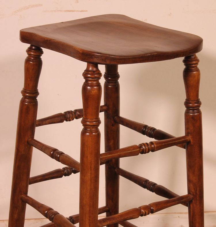 tabouret haut de bar en orme du 19° siècle
