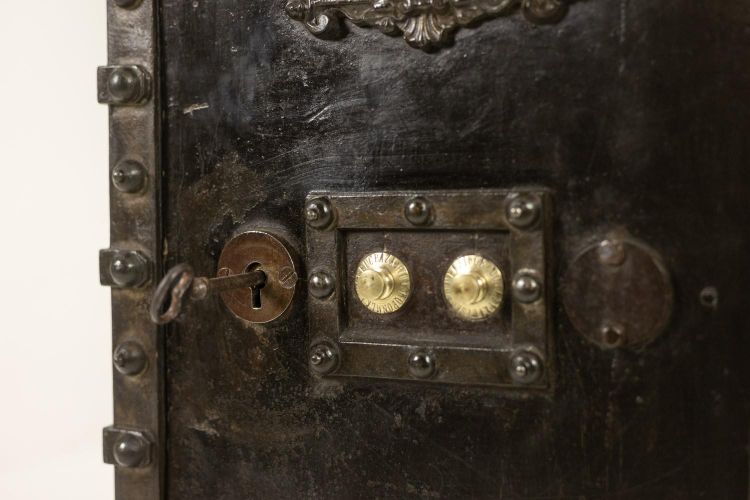 Bauche. Antique small metal travel safe. Napoleon III period. LS6788558