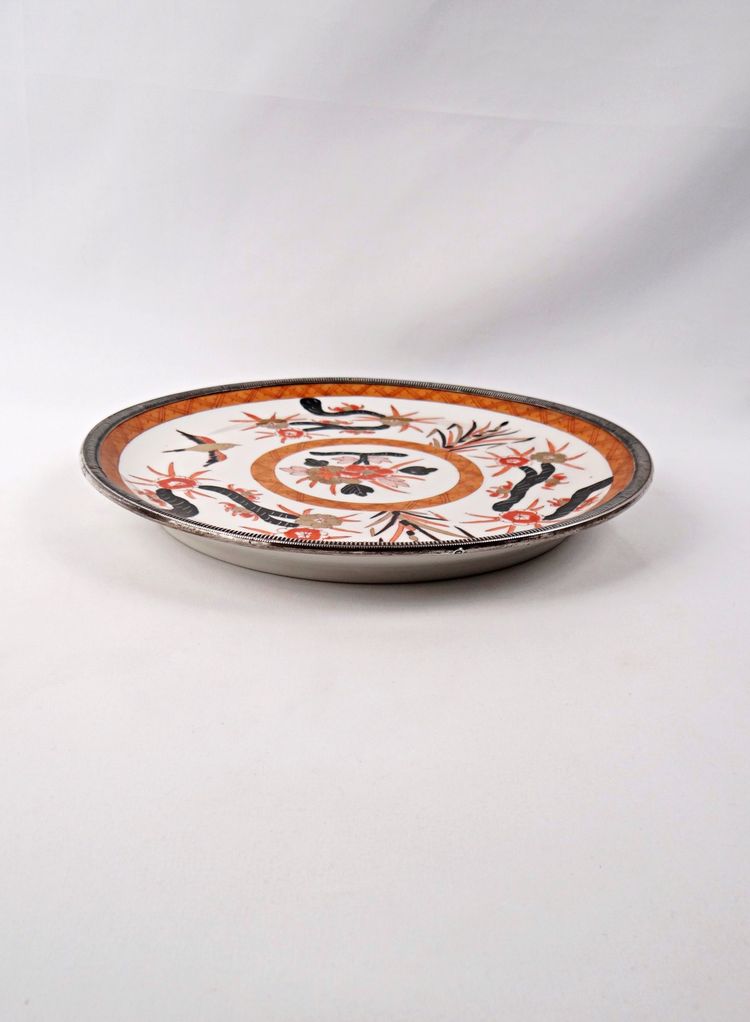 Grand plat en porcelaine style Imari contour en argent massif fin XIXe