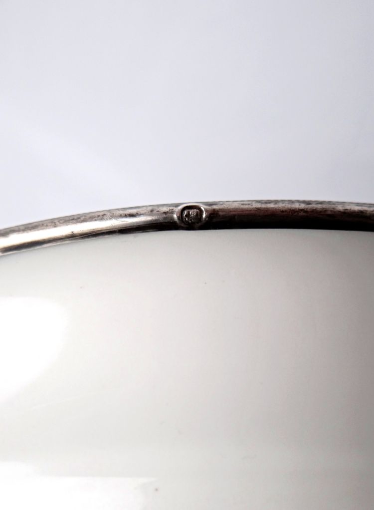 Grand plat en porcelaine style Imari contour en argent massif fin XIXe